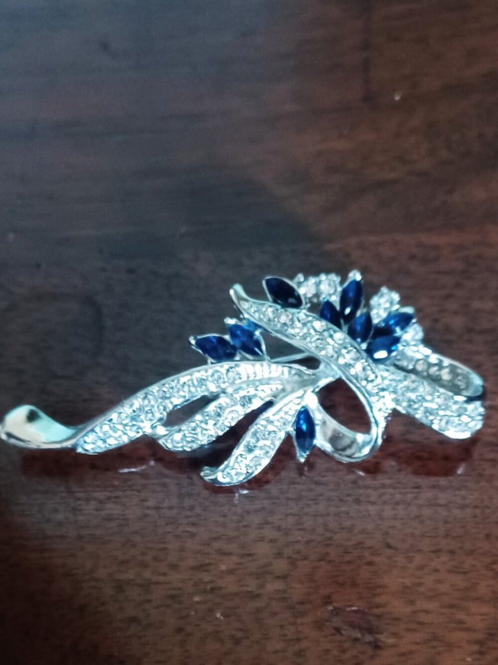 Lovely 2.75" Silver Tone Brooch